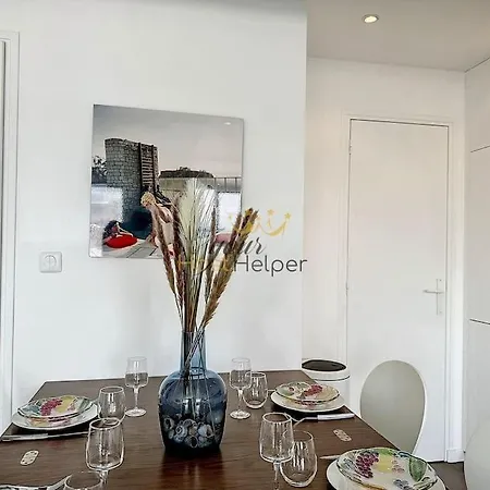 Le Duc - Centre Parking Apartment